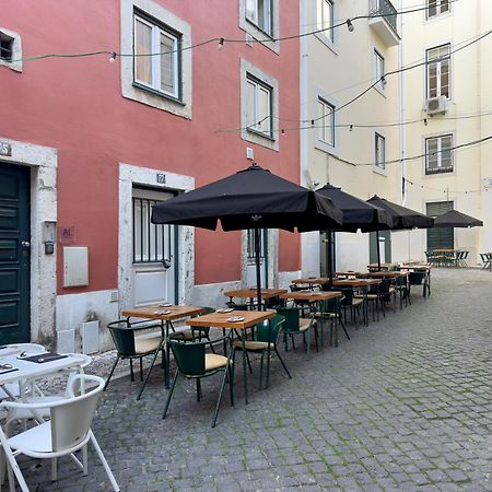 Contemporary Apartment In Chiado 3 Lisbon Luaran gambar