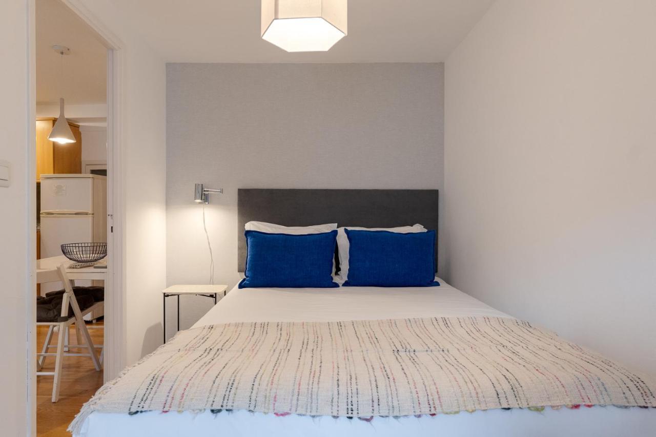 Contemporary Apartment In Chiado 3 Lisbon Luaran gambar