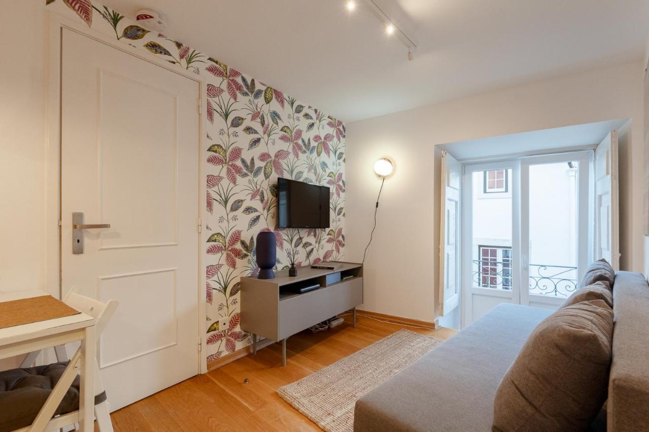 Contemporary Apartment In Chiado 3 Lisbon Luaran gambar