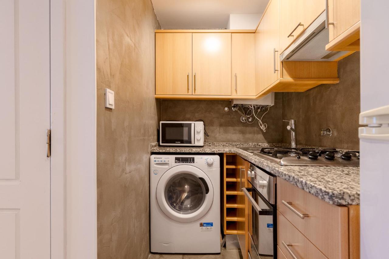 Contemporary Apartment In Chiado 3 Lisbon Luaran gambar